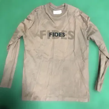 FIDES 베이지 긴팔 티셔츠 M 사이즈
