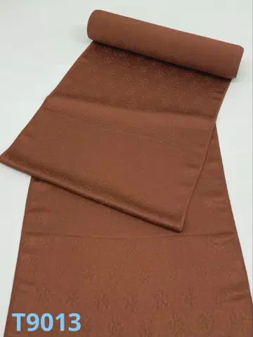 이로무지 문양 디자인 등 한 개의 바느질 문양 들어간 순수 실크 옷감