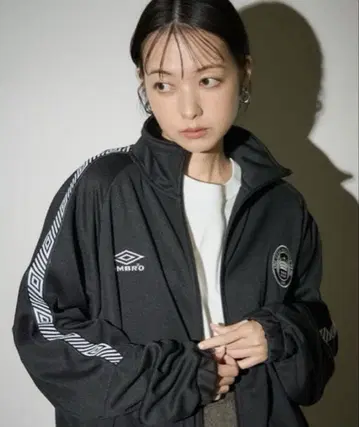 저지 UMBRO 엄브로 프리크스 스토어 트랙 자켓 xs