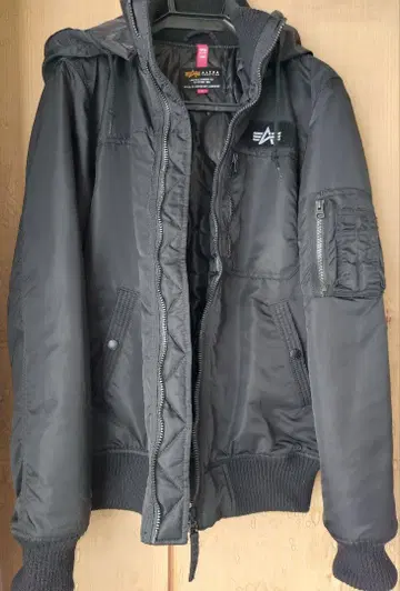 알파 인더스트리즈 블랙 MA-1 자켓