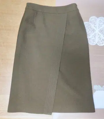 랩 디자인 스커트 가을 겨울 코디 무릎 아래 기장