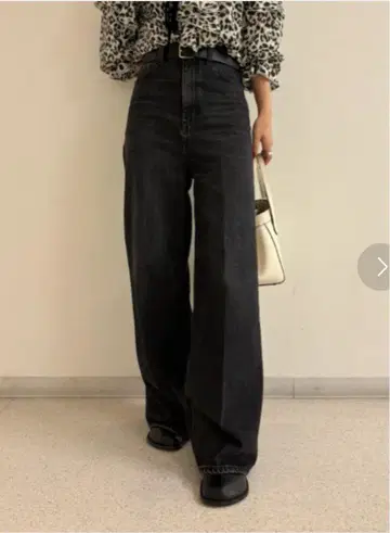 Mila Owen 하이웨스트 센터 프레스 와이드 데님 팬츠 사이즈 1