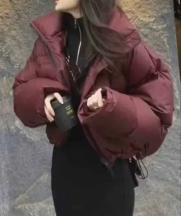 드로우 코드 부착 크롭 기장 다운 재킷 버건디