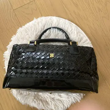 [ BALLY ] 발리 핸드백 뜨개질  가죽 에나멜 블랙 컬러