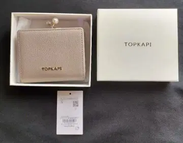 새상품 택 박스 포함 TOPKAPI 슈링크 가죽 펄 가마구치 이단 접이
