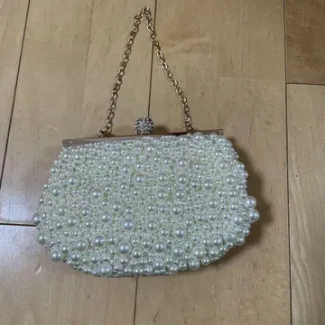 펄 장식 핸드백