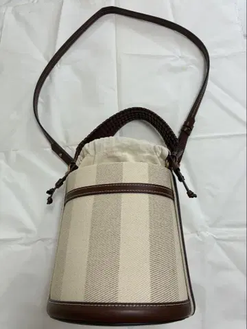 ZARA 복조리형 숄더백
