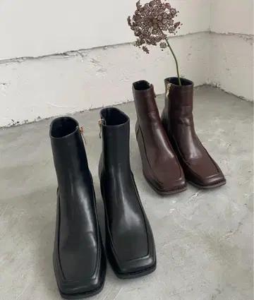 스퀘어토 중간 굽 부츠 블랙 브라운