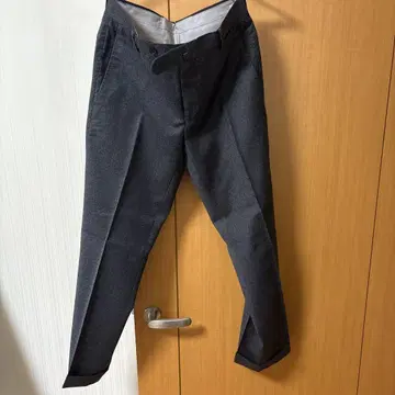 유니버설 랭귀지 차콜 그레이 슬랙스 SS 사이즈