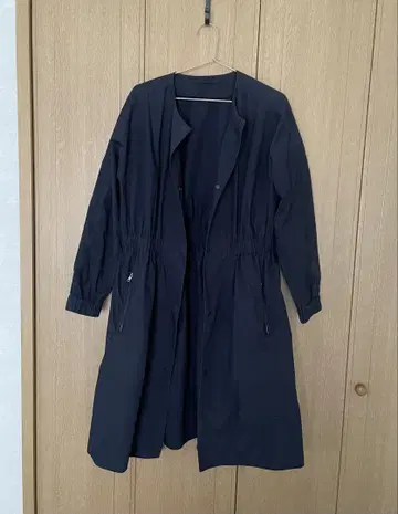 MACPHEE 맥피 네이비 얇은 소재 코트 겉옷