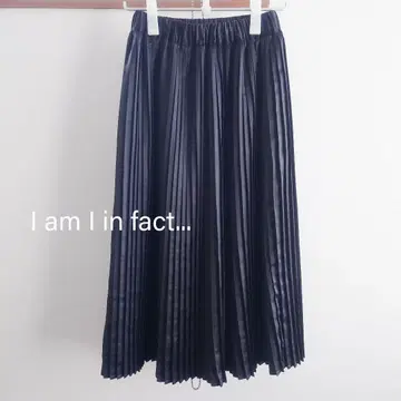 새상품급 i am i 가죽 느낌 플리츠 스커트 블랙