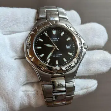 CASIO 인기 메탈 밴딩 아날로그 손목시계 스크류 백 방수성