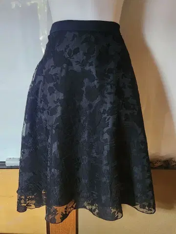 HANNY DEEP 블랙 플레어 스커트