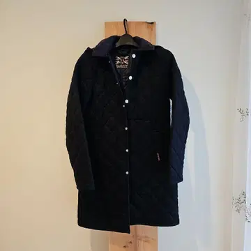LAVENHAM 네이비 퀼팅 자켓 후드 부착