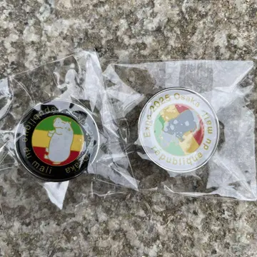 [ 수량 한정 ] 마리 공화국 핀 배지 핀즈 오사카 만박 2종 세트