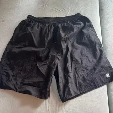UNDEFEATED 블랙 숏팬츠 X-LARGE 하프 팬츠