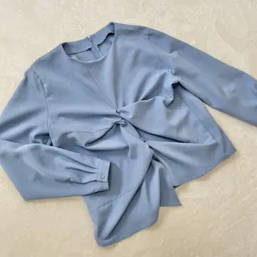 오샤레 워커 트위스트 드레이프 블라우스(size 1)