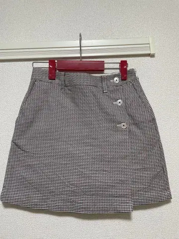 체크 무늬 랩스커트 숏팬츠 포함