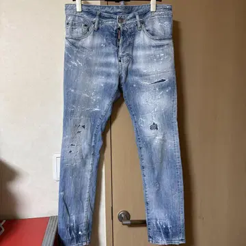 DSQUAQRED2 데미지 가공 슬림핏 데님 팬츠