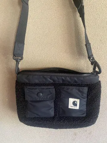 Carhartt 블랙 사코슈