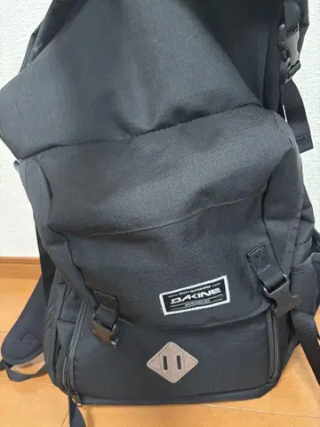 DAKINE 블랙 백팩