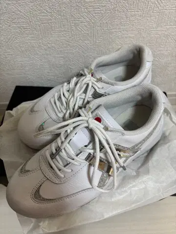 오니츠카타이거 스니커즈