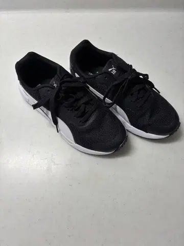 Puma 블랙/화이트 스니커즈