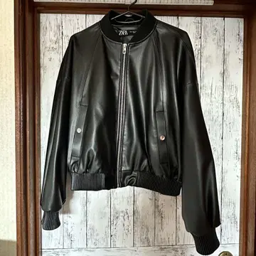 ZARA 블랙 봄버 자켓