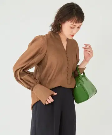 ELIN 브라운 V넥 버튼 셔츠