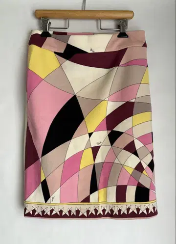 EMILIO PUCCI 타이트 스커트 XS~S 사이즈 W75cm