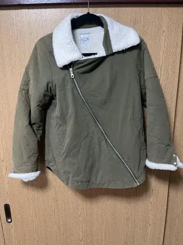 KOE 올리브색 보아 라이더 자켓