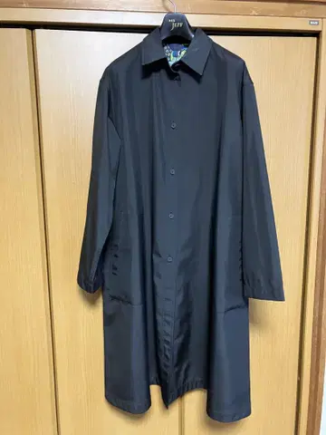 TOKUKO 1er VOL 블랙 스텐카라 코트 컬러풀 프린트