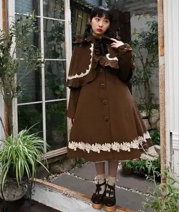 axes femme kawaii 동화의 소공녀 코트 브라운