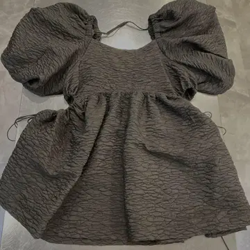 MAISON SPECIAL 퍼프 슬리브 상의