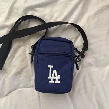 NEWERA 숄더백 LA