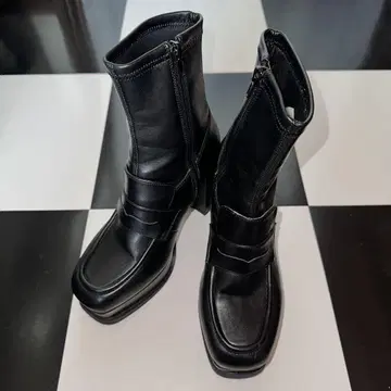 AZUL 블랙 지퍼 숏부츠 힐