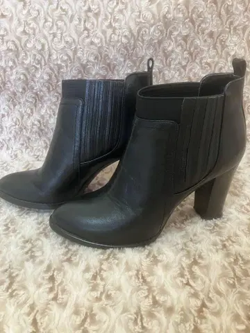 다이애나 천연 가죽 숏부츠 22.5cm