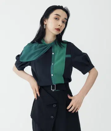 숄더 커버 플레어 블라우스 - 워셔블 -