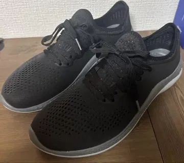 Crocs LiteRide 블랙 스니커즈