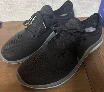 Crocs LiteRide 블랙 스니커즈