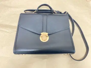 WEGO 레터 플랩 숄더 블랙