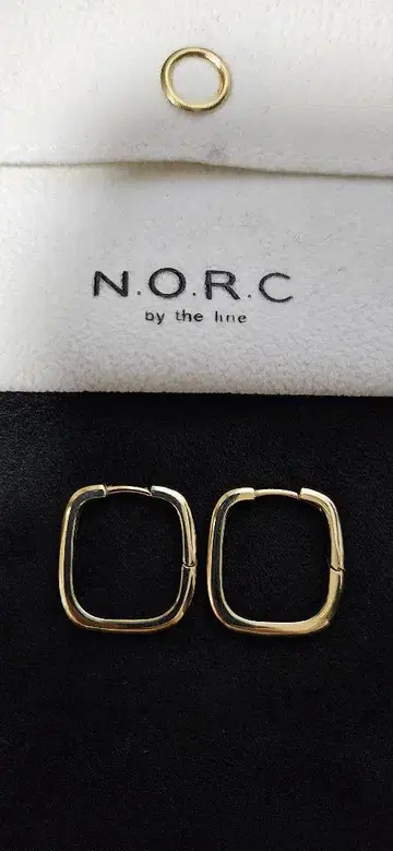 N.O.R C 노크 스퀘어 귀걸이 골드