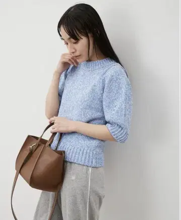 Mila Owen 로우 게이지 퍼프 슬리브 니트 풀오버