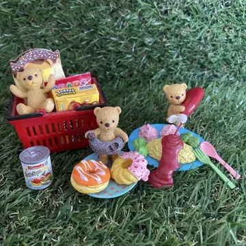 리멘트 곰 피규어와 음식 세트