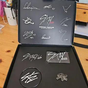 Stray Kids 공식 팬클럽 굿즈 세트