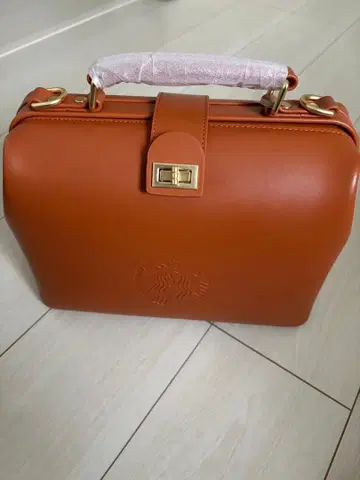 미사용 새상품 스타벅스 2-WAY 가죽 카페백 브라운 덤 포함