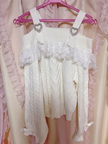 프리메로 하트 비쥬 오프숄더 니트