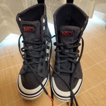 NEO 다크 그레이 하이컷 스니커즈