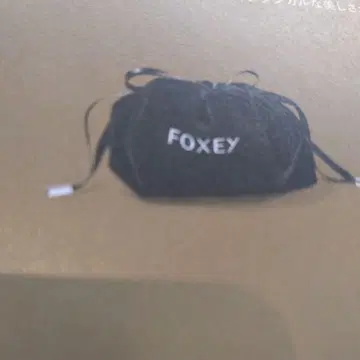 FOXEY 블랙 벨로아 파우치