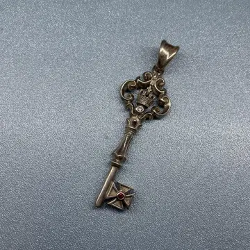 JUSTIN DAVIS CREATION KEY 펜던트